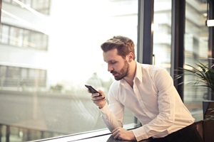 employee speaking on cell phone